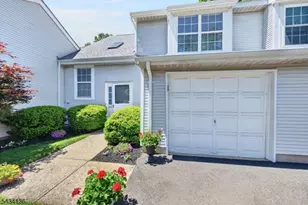 147 Picadilly Pl, Franklin Township, NJ 08873 - Photo 3