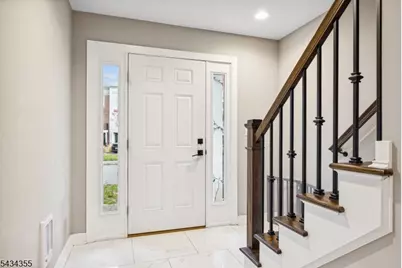 25 Stonybrook Cir #25, Fairfield Twp., NJ 07004 - Photo 5