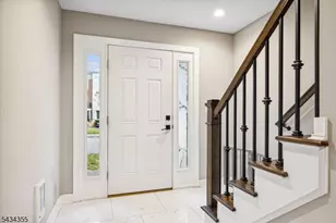 25 Stonybrook Cir, Fairfield Twp., NJ 07004 - Photo 5