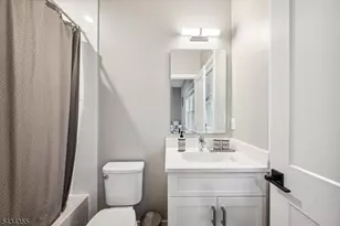 25 Stonybrook Cir, Fairfield Twp., NJ 07004 - Photo 29
