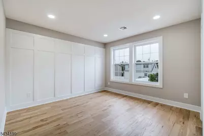 55 Long Hill Dr, Clifton, NJ 07013 - Photo 9