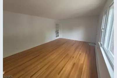 360 New York Ave, Lyndhurst Township, NJ 07071 - Photo 11