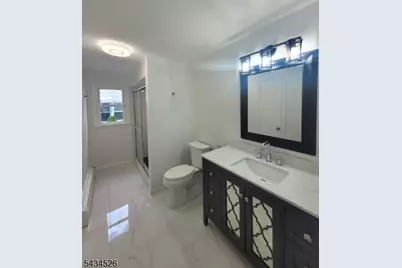 360 New York Ave, Lyndhurst Township, NJ 07071 - Photo 3