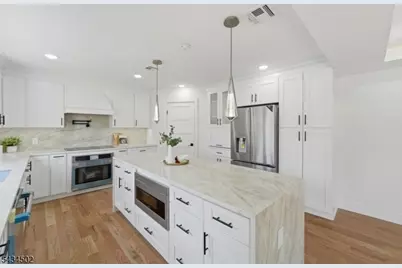 275 Longview Rd, Union Township, NJ 07083 - Photo 15