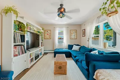 366 Maplewood Ave, Kenilworth, NJ 07033 - Photo 3