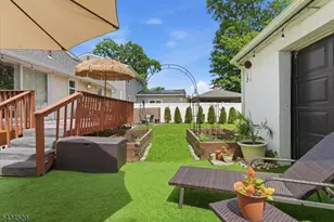 366 Maplewood Ave, Kenilworth, NJ 07033 - Photo 27