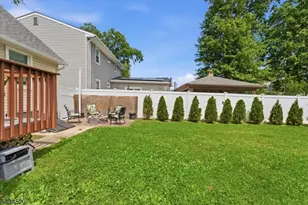 366 Maplewood Ave, Kenilworth, NJ 07033 - Photo 29