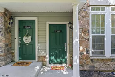 13 Dahlia Ln, Garfield, NJ 07646 - Photo 5