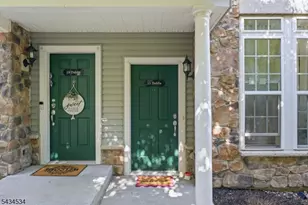 13 Dahlia Ln, Garfield, NJ 07646 - Photo 5
