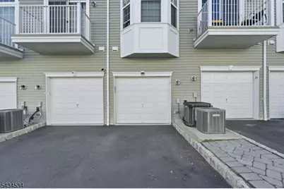 13 Dahlia Ln, Garfield, NJ 07646 - Photo 23
