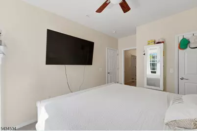 13 Dahlia Ln, Garfield, NJ 07646 - Photo 19