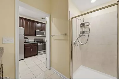 13 Dahlia Ln, Garfield, NJ 07646 - Photo 15