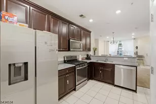 13 Dahlia Ln, Garfield, NJ 07646 - Photo 11