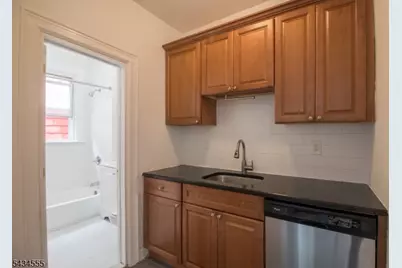 89 Van Nostrand Ave #4, Jersey City, NJ 07305 - Photo 7