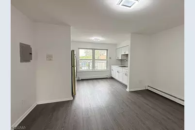 19 Van Rensselear St #8, Belleville, NJ 07109 - Photo 3