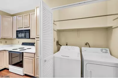 29 Heatherwood Lane, Bedminster Township, NJ 07921 - Photo 15