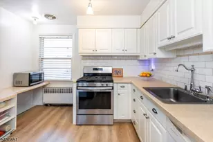 24 Hutton Ave, West Orange Township, NJ 07052 - Photo 9
