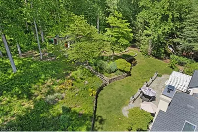 7 Chilton Rd, Chester, NJ 07930 - Photo 5