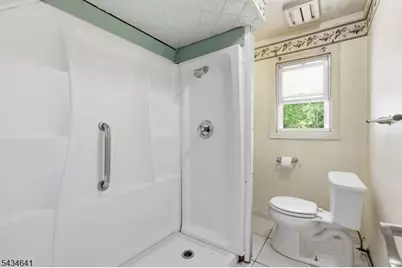 71 Center St, West Milford, NJ 07480 - Photo 15