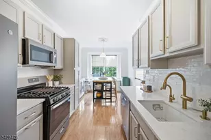 204 Swathmore Dr, Nutley, NJ 07110 - Photo 9