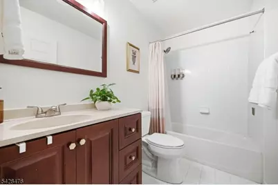 204 Swathmore Dr, Nutley, NJ 07110 - Photo 23