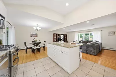 7 Kossuth Pl, Wayne, NJ 07470 - Photo 5