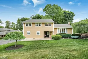 7 Kossuth Pl, Wayne, NJ 07470 - Photo 1
