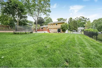 7 Kossuth Pl, Wayne, NJ 07470 - Photo 33