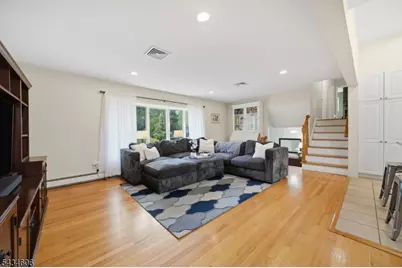 7 Kossuth Pl, Wayne, NJ 07470 - Photo 11