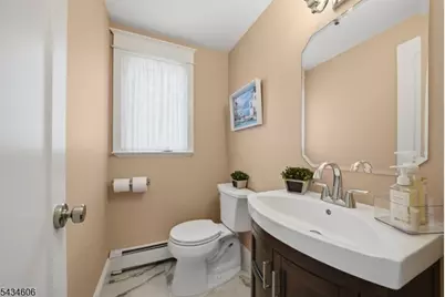 7 Kossuth Pl, Wayne, NJ 07470 - Photo 13