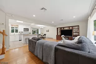 7 Kossuth Pl, Wayne, NJ 07470 - Photo 9