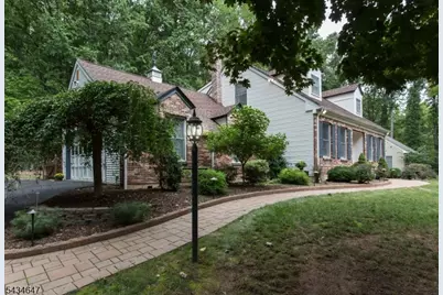 219 E Mountain Rd, Hillsborough Township, NJ 08844 - Photo 3