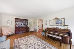 16 Beech Ct, Chatham Township, NJ 07928 - Photo 9