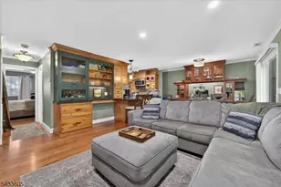 11 Great Gorge Dr, Vernon, NJ 07462 - Photo 1