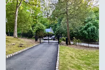 17 Highland Rd, Bloomingdale, NJ 07403 - Photo 37