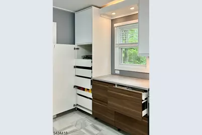 17 Highland Rd, Bloomingdale, NJ 07403 - Photo 11