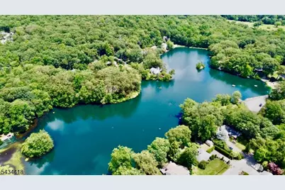 17 Highland Rd, Bloomingdale, NJ 07403 - Photo 5