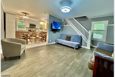17 Highland Rd, Bloomingdale, NJ 07403 - Photo 7