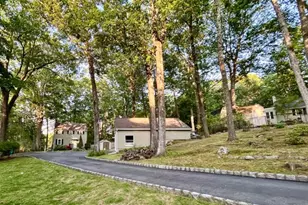 17 Highland Rd, Bloomingdale, NJ 07403 - Photo 3