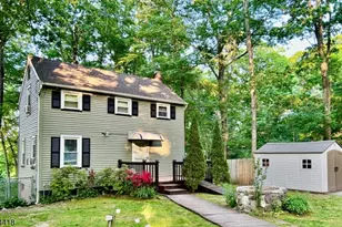 17 Highland Rd, Bloomingdale, NJ 07403 - Photo 3