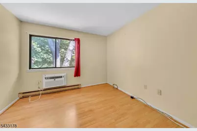 666 Mill St, Belleville Twp., NJ 07109 - Photo 17