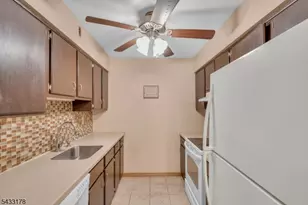 666 Mill St, Belleville Twp., NJ 07109 - Photo 9