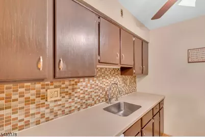 666 Mill St, Belleville Twp., NJ 07109 - Photo 11