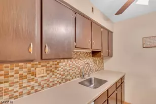 666 Mill St, Belleville Twp., NJ 07109 - Photo 11