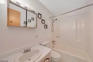 666 Mill St, Belleville Twp., NJ 07109 - Photo 19