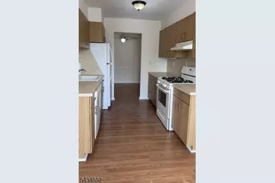 662 Goffle Rd #23, Hawthorne, NJ 07506 - Photo 11