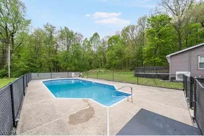 17 Carr Ln, Roxbury Township, NJ 07885 - Photo 17