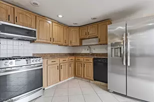 17 Albanese Rd, Haledon, NJ 07508 - Photo 9