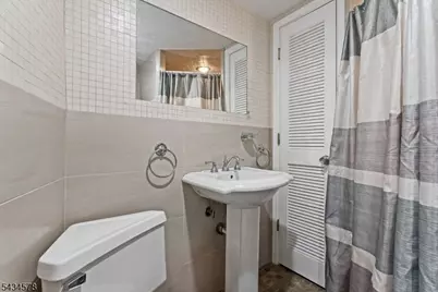 17 Albanese Rd, Haledon, NJ 07508 - Photo 11