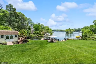 21 Skyline Dr, Hopatcong, NJ 07821 - Photo 5
